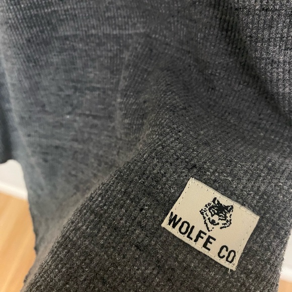 WOLFE CO APPAREL GREY HAWKSTONE WAFFLE KNIT SIZE SMALL - Picture 2 of 3